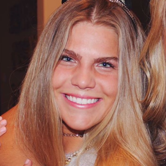 Meet your Posher, Olivia - Picture 1 of 1